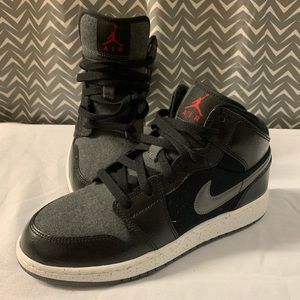 Air Jordan 1 mid prem bg